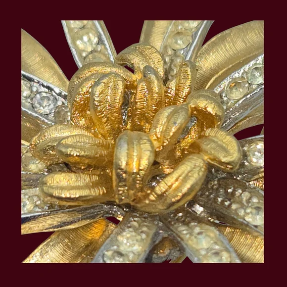 MCM Vintage Coro Chrysanthemum Starburst Floral Brooch Gold Silver Rhinestones - Picture 6 of 9